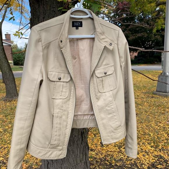 • Suzy Cream Jacket • - Picture 3 of 5